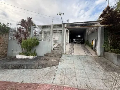 Casa com 3 Quartos à venda, 168m² no Capoeiras, Florianópolis
