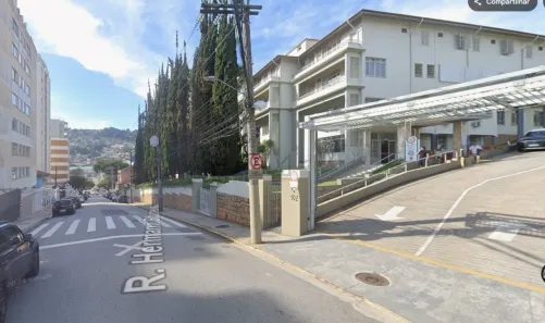 Apartamento com 2 Quartos para alugar, 96m² no Centro, Florianópolis