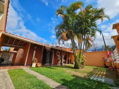 Casa com 2 Quartos à venda, 131m² no Jardim Mariella, Caraguatatuba