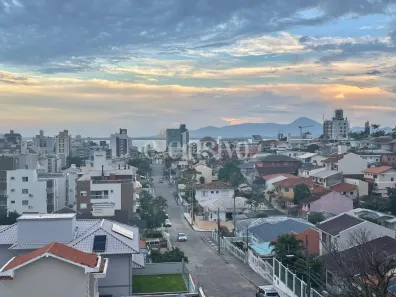 Apartamento com 2 Quartos à venda, 69m² no Coqueiros, Florianópolis