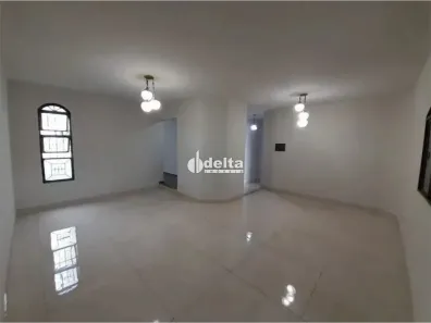 Casa com 3 Quartos para alugar, 200m² no Vigilato Pereira, Uberlândia