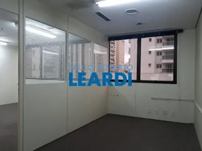 Sala Comercial à venda, 30m² no Vila Olímpia, São Paulo