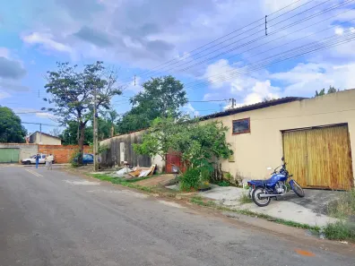 Casa com 6 Quartos à venda, 300m² no Residencial Center Ville, Goiânia