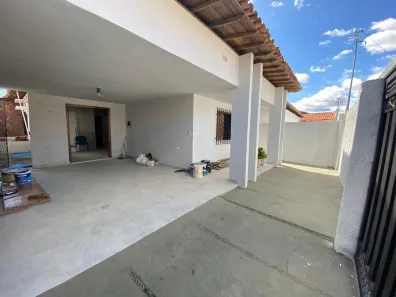 Casa com 3 Quartos à venda, 200m² no Saci, Teresina