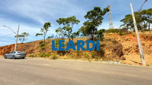 Lote/Terreno à venda, 270m² no Jardim Bandeirantes, Poços de Caldas