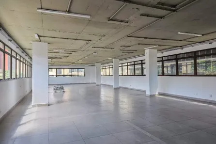 Sala Comercial para alugar, 230m² no Santa Efigênia, Belo Horizonte