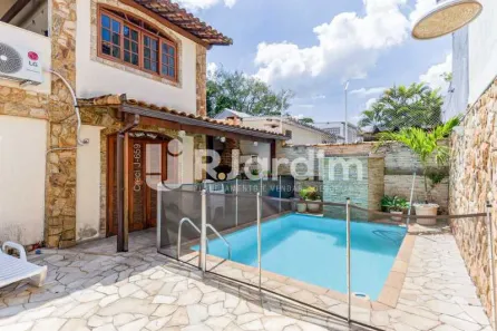 Casa de Condomínio com 4 Quartos à venda, 380m² no Freguesia (Jacarepaguá), Rio de Janeiro
