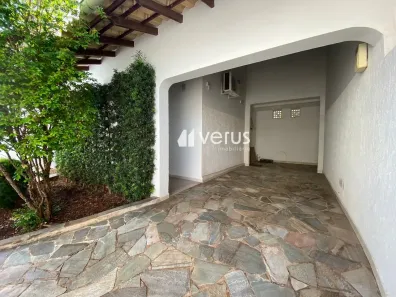 Casa com 3 Quartos para alugar, 140m² no Santa Mônica, Uberlândia