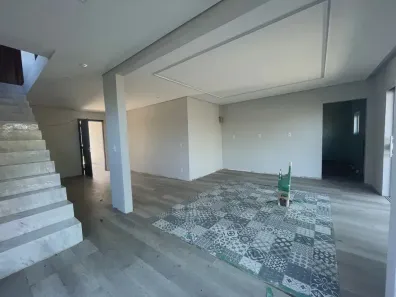Casa com 3 Quartos à venda, 180m² no Bom Retiro, Joinville