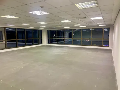 Sala Comercial para alugar, 158m² no Cambuí, Campinas