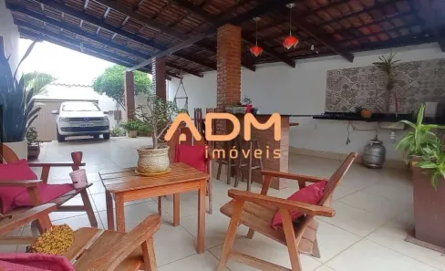 Casa com 4 Quartos à venda, 250m² no Setor Gentil Meireles, Goiânia