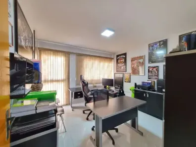 Casa com 3 Quartos à venda, 176m² no Jardim América, Goiânia