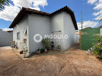 Casa com 3 Quartos à venda, 188m² no Segismundo Pereira, Uberlândia