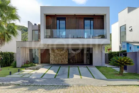 Casa com 4 Quartos à venda, 420m² no Ariribá, Balneário Camboriú