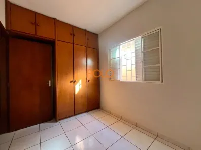 Casa com 3 Quartos para alugar, 250m² no Cidade Jardim, Uberlândia