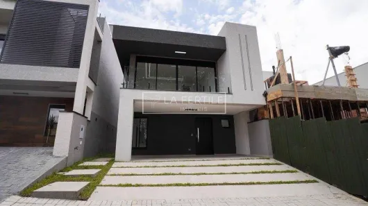 Casa de Condomínio com 4 Quartos à venda, 190m² no Santa Cândida, Curitiba