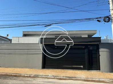 Casa com 3 Quartos para alugar, 10m² no Centro, Marília