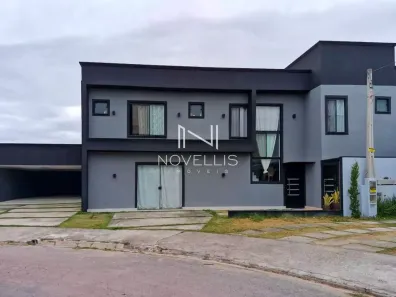 Casa com 4 Quartos para alugar, 240m² no Jardim Jacinto, Jacareí
