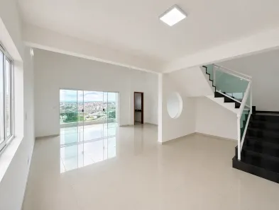 Sobrado com 3 Quartos à venda, 243m² no Alta Villa, Varginha