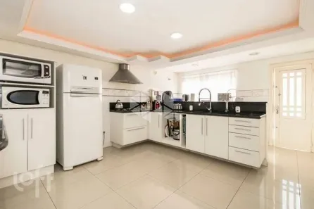 Casa com 6 Quartos à venda, 495m² no Vila Ipiranga, Porto Alegre