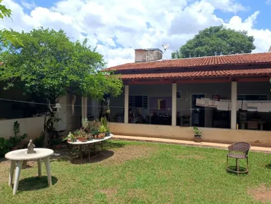 Casa com 4 Quartos à venda, 236m² no Jardim Vitória, Goiânia