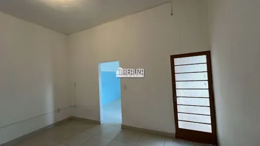 Casa com 4 Quartos para alugar, 180m² no Santa Maria, Uberaba
