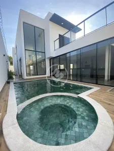 Sobrado com 3 Quartos à venda, 286m² no Nova Uberlândia, Uberlândia