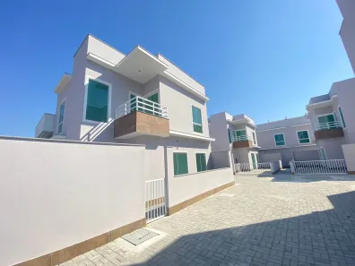 Casa de Condomínio com 3 Quartos à venda, 90m² no Ogiva, Cabo Frio