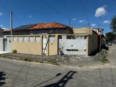 Casa com 3 Quartos para alugar, 80m² no Benfica, Fortaleza