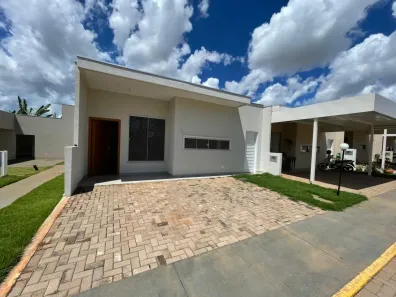 Casa de Condomínio com 3 Quartos para alugar, 80m² no Bairro Seminário, Campo Grande