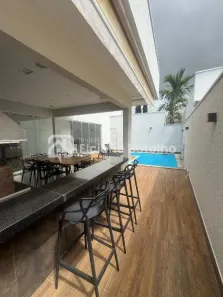 Casa de Condomínio com 3 Quartos para alugar, 400m² no Gávea, Uberlândia
