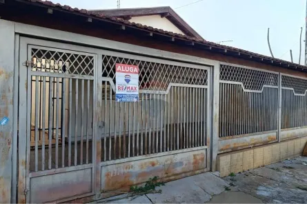 Casa com 3 Quartos para alugar, 183m² no Vila Irmãos Andrade, Lins