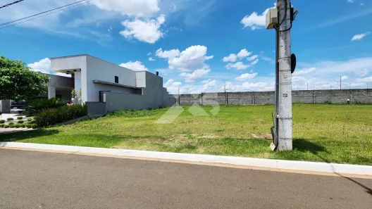 Lote/Terreno à venda, 300m² no Residencial Bellevie, Cambé