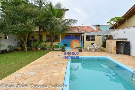 Sobrado com 4 Quartos à venda, 130m² no Barrio Flórida, Peruíbe