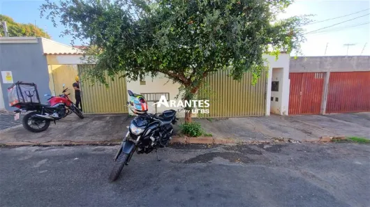 Casa com 2 Quartos à venda, 250m² no Granada, Uberlândia