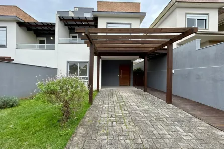 Sobrado com 3 Quartos para alugar, 135m² no Campeche, Florianópolis