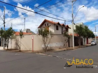 Sobrado com 3 Quartos à venda, 198m² no Parque Residencial Maria Stella Faga, São Carlos