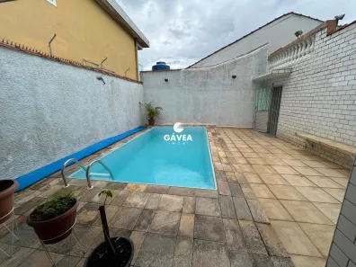 Casa com 3 Quartos à venda, 160m² no Parque Bitaru, São Vicente