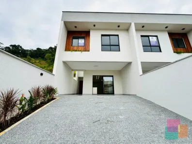 Sobrado com 3 Quartos à venda, 132m² no Jardim Sofia, Joinville