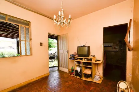 Casa com 2 Quartos à venda, 300m² no Sagrada Família, Belo Horizonte