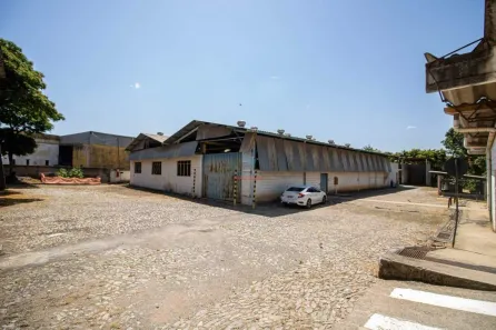 Galpão/Depósito/Armazém à venda, 2200m² no Cinco, Contagem