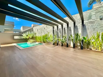Casa de Condomínio com 4 Quartos à venda, 230m² no Jardins Capri, Senador Canedo