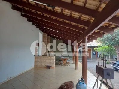 Casa com 2 Quartos à venda, 250m² no Cidade Jardim, Uberlândia