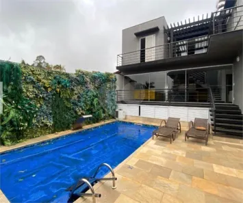 Casa com 5 Quartos para alugar, 216m² no Vila Oliveira, Mogi das Cruzes