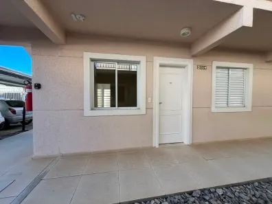 Casa de Condomínio com 2 Quartos para alugar, 48m² no Loteamento Villa Branca, Jacareí