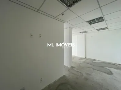 Sala Comercial à venda, 546m² no Imbetiba, Macaé