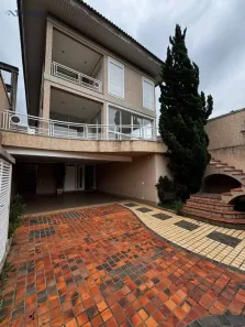 Casa com 4 Quartos para alugar, 365m² no Vila Petrópolis, Atibaia