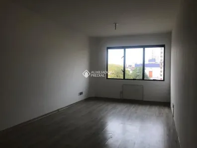 Sala Comercial à venda, 31m² no Passo da Areia, Porto Alegre
