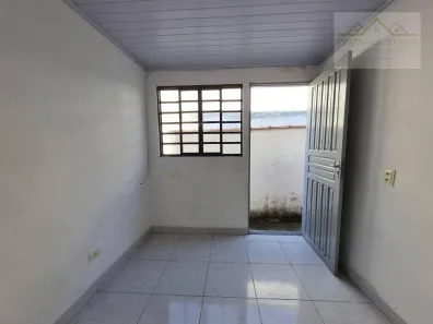 Casa com 1 Quarto para alugar, 30m² no Jardim Frei Galvão, Taboão da Serra