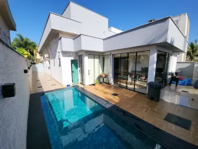 Casa de Condomínio com 3 Quartos à venda, 195m² no Jardins Madri, Goiânia